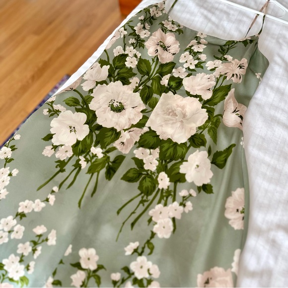 Reformation Selah silk dress in Tarragon, size 4 - Picture 4 of 8